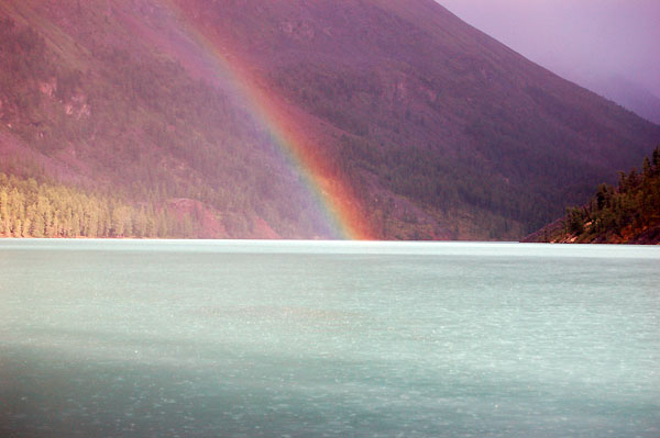 Радуга на Нижнешавлинском озере.