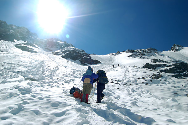 Подъем на Нижнешавлинский перевал (1Б). 